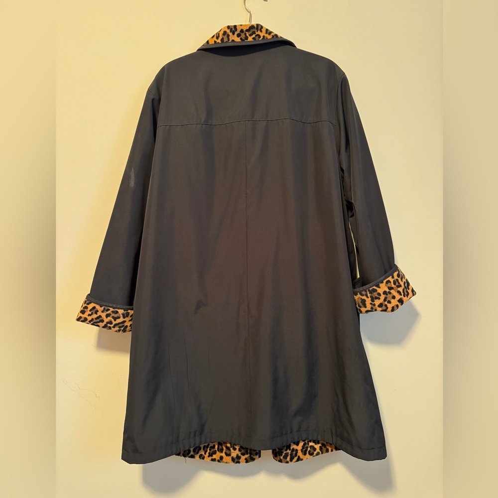 Reversible black/leopard print coat - Picture 4 of 5